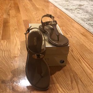 Michael kors logo plate leather sandals new in box